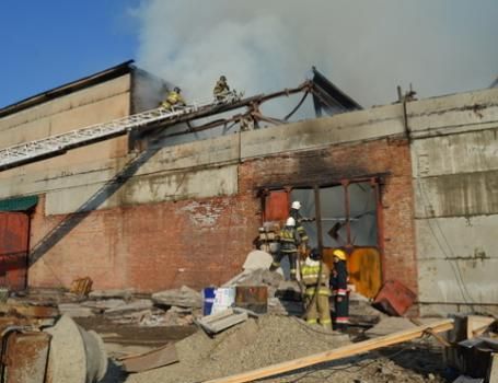 Новости: В Усть-Каменогорске горели склады стройматериалов (фото)