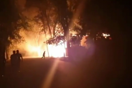 Новости: В Алматы загорелся дом: пьяный водитель врезался в газопровод