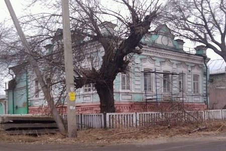 Новости: В историческом районе Семея продаётся купеческий дом