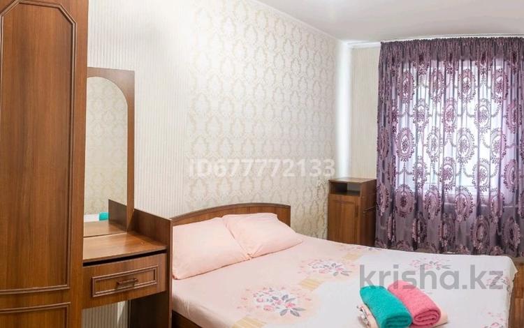 1-комнатная квартира, 60 м², 1/5 этаж посуточно, 4 мкр 27 за 7 000 〒 в Талдыкоргане, мкр Жастар
