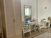 2-комнатная квартира, 85 м² на длительный срок, Кабанбай батыра 87 за 500 000 〒 в Алматы