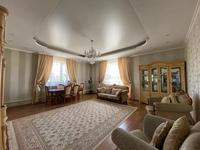 7-комнатный дом, 320 м², 10 сот., Карима Мынбаева за 80 млн 〒 в Караганде, Казыбек би р-н