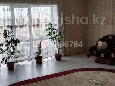 10-комнатный дом, 250 м², 10 сот., Пришахтинск за 42 млн 〒 в Караганде, Алихана Бокейханова р-н