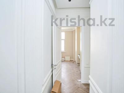 4-комнатная квартира, 150 м², 5/7 этаж, Шамши Калдаякова 1\2 за 144 млн 〒 в Астане, Алматы р-н