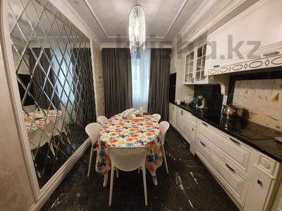 4-комнатная квартира, 180 м² помесячно, Мирас 53–64 за 1.2 млн 〒 в Алматы, Бостандыкский р-н