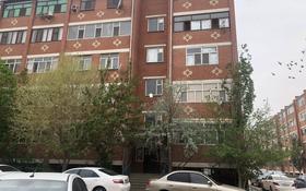 1-комнатная квартира, 50 м², 1/5 этаж, Астана мкр 7 за 10.5 млн 〒 в 