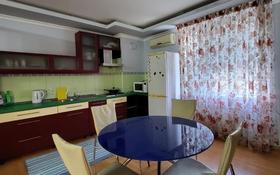 2-комнатная квартира, 94 м², 4/9 этаж на длительный срок, Муканова 1 за 230 000 〒 в Атырау