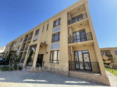 2-комнатная квартира, 60 м², 2/3 этаж, Б. Батырбекова за 27.6 млн 〒 в Туркестане