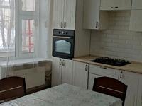 3-комнатная квартира, 80 м², 1/9 этаж посуточно, мкр Кунаева за 12 000 〒 в Уральске, мкр Кунаева