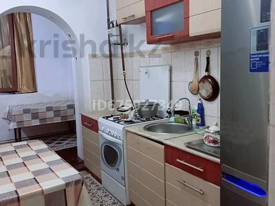 2-комнатная квартира, 68 м², 3/4 этаж посуточно, 1 микрорайон 11 за 12 000 〒 в Туркестане