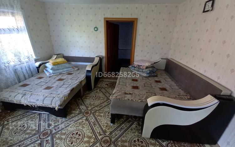 4-комнатный дом посуточно, 80 м², 16 сот., Алимусиных 23 за 25 000 〒 в Бурабае