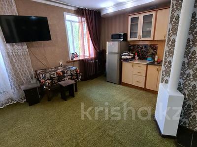 1-комнатная квартира, 32 м², 2 этаж по часам, улица Дулатова — Козбагарова за 1 500 〒 в Семее
