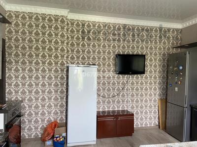 2-комнатная квартира, 80 м², 3/3 этаж, Байтурсынова за 16.5 млн 〒 в Семее