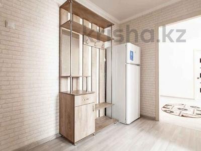 4-комнатная квартира, 60 м², 3/5 этаж, Труда за ~ 19.4 млн 〒 в Петропавловске