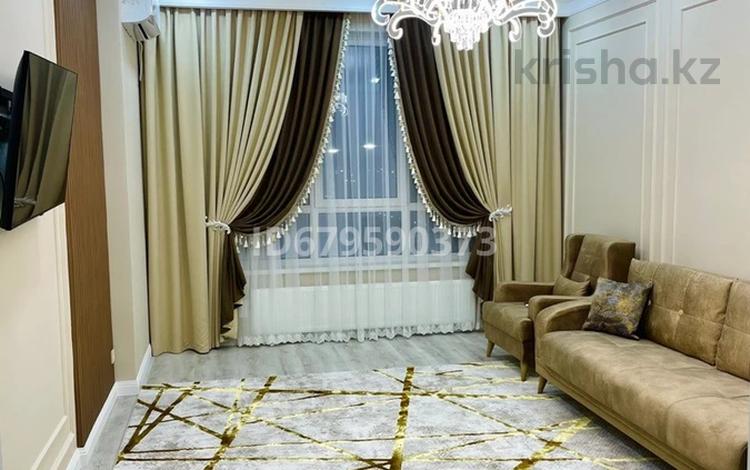2-комнатная квартира, 83 м², 4/16 этаж посуточно, Назарбаева за 30 000 〒 в Шымкенте, Каратауский р-н