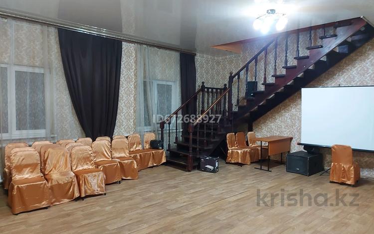 6-комнатный дом, 244 м², 5 сот., 8 кировская 37 — Семиреченская за 30 млн 〒 в Омске
