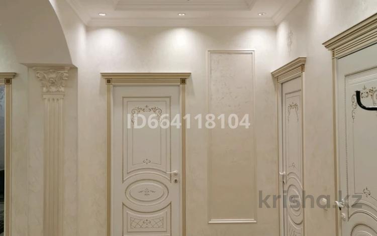 4-комнатная квартира, 130 м², 5/11 этаж посуточно, проспект Кунаева 36 за 35 000 〒 в Шымкенте, Аль-Фарабийский р-н