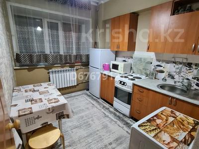 1-комнатная квартира, 32 м², 2/5 этаж по часам, Бауыржана момышулы — Кабанбай батыра за 1 500 〒 в Семее