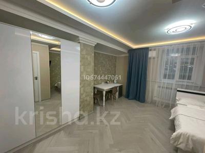 1-комнатная квартира, 30 м², 1/4 этаж посуточно, Абылай хана 37 за 20 000 〒 в Алматы, Алмалинский р-н