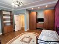 3-комнатная квартира, 120 м², 2 этаж помесячно, Сатпаева 9б за 600 000 〒 в Алматы, Бостандыкский р-н