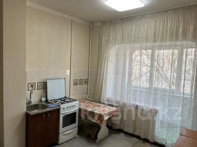1-комнатная квартира, 40 м², 4/5 этаж, мкр Аксай-2 за 25.5 млн 〒 в Алматы, Ауэзовский р-н
