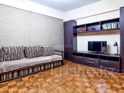1-комнатная квартира, 40 м², 2/5 этаж посуточно, Желтоксан 137 за 12 000 〒 в Алматы, Алмалинский р-н