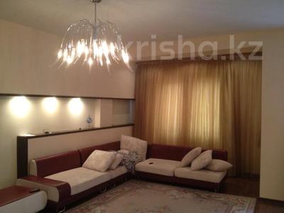 3-комнатная квартира, 130 м² помесячно, Микрорайон Керемет 5 к19 за 700 000 〒 в Алматы