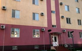 2-комнатная квартира, 50 м², 2/4 этаж помесячно, Бинеш Жарбосынова 84/1 за 190 000 〒 в Атырау
