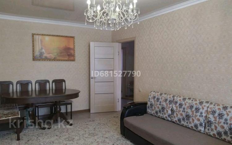 3-комнатная квартира, 63 м², 4/5 этаж, Абулхаир хана 46 за 19.5 млн 〒 в Уральске