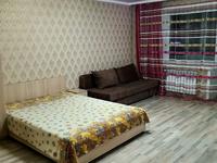 1-комнатная квартира, 40 м², 2/5 этаж посуточно, Бухар жырау 75 за 8 000 〒 в Караганде