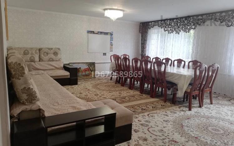 4-комнатный дом, 121 м², 19 сот., Еңбекші көшесі 5/4 за 10 млн 〒 в Бауыржан Момышулы
