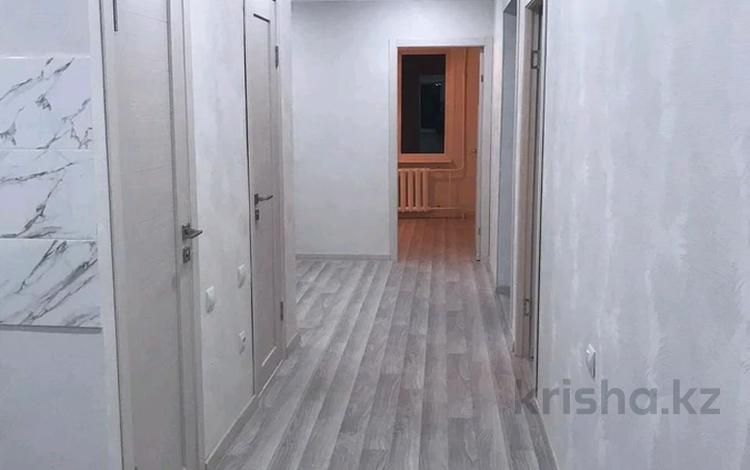 3-комнатная квартира, 70 м², 4/5 этаж, Льва Толстого 6 за 29.5 млн 〒 в Усть-Каменогорске