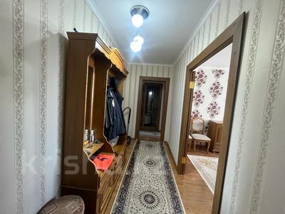 4-комнатная квартира, 76.4 м², 6/9 этаж, Дулатова 167 за 36 млн 〒 в Семее