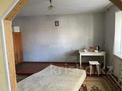 1-комнатная квартира, 31 м², 2/2 этаж, Ломоносова 11 за 6 млн 〒 в Жезказгане