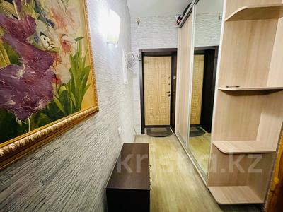 2-комнатная квартира, 60 м², 1/5 этаж посуточно, Нурмагамбетова 44 за 11 000 〒 в Усть-Каменогорске