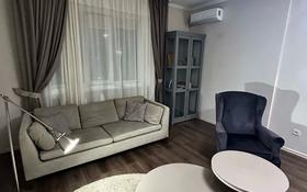2-комнатная квартира, 62 м², 8/8 этаж посуточно, Алии Молдагуловой 30б за 23 000 〒 в Актобе