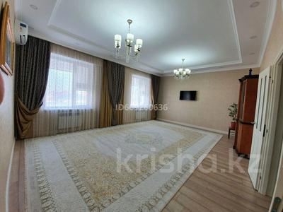 4-комнатная квартира, 150 м², 3 этаж, 33-й мкр 3 за 55 млн 〒 в Актау