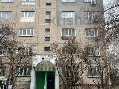3-комнатная квартира, 82 м², 1/5 этаж, мкр Аксай-4 за 50 млн 〒 в Алматы, Ауэзовский р-н
