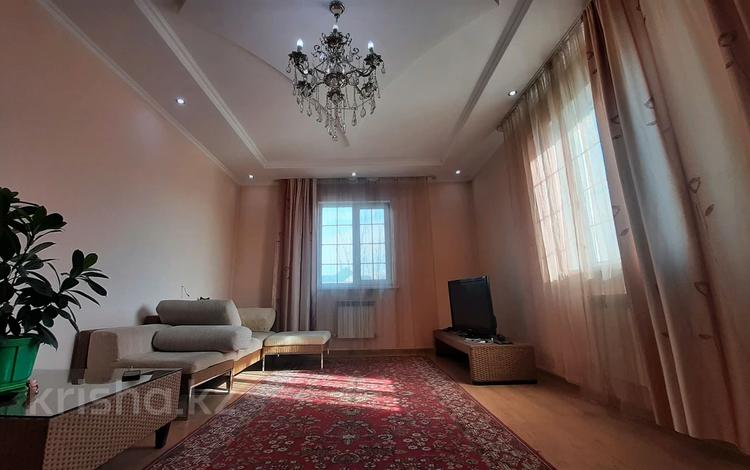 5-комнатный дом, 280 м², 8 сот., Мустафина за 63.8 млн 〒 в Туздыбастау (Калинино)