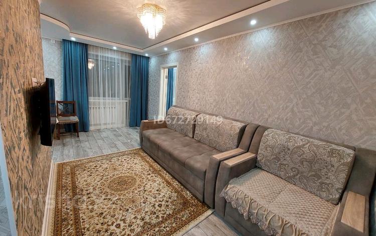2-комнатная квартира, 50 м² посуточно, проспект Бухар Жырау 52 за 20 000 〒 в Караганде