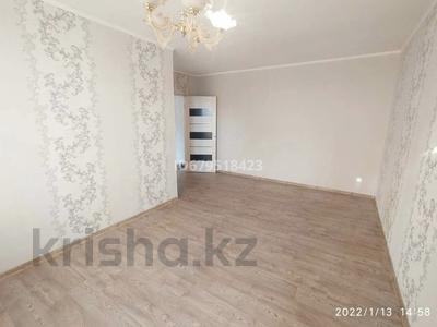 2-комнатная квартира, 50 м², 5/9 этаж, 10-й микрорайон 5 — Алтындар за 16.5 млн 〒 в Аксае