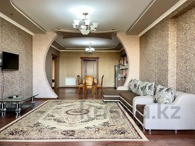 3-комнатная квартира, 85 м², 3/15 этаж посуточно, Кунаева 39 за 25 000 〒 в Шымкенте, Аль-Фарабийский р-н