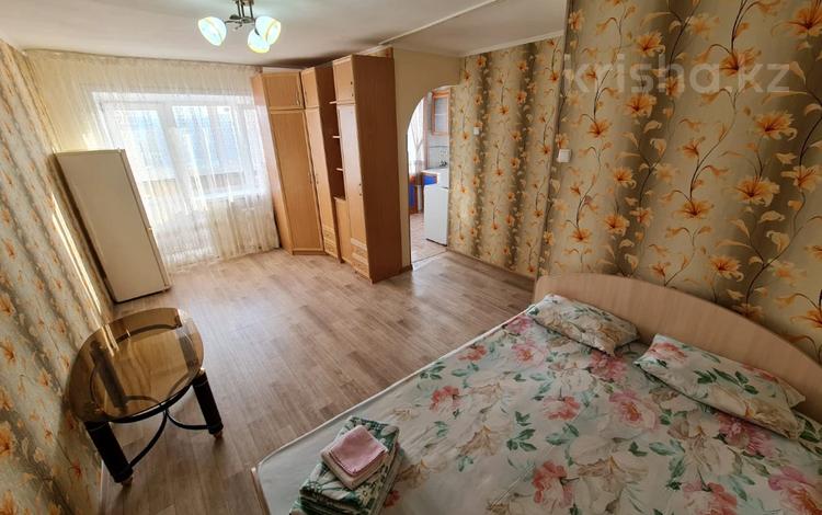 1-комнатная квартира, 32 м², 4/5 этаж посуточно, Лермонтова 100 за 8 000 〒 в Павлодаре