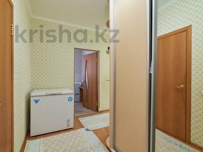 2-комнатная квартира, 72 м², 6/9 этаж, Ильяса Омарова 17 за 24.2 млн 〒 в Астане, Есильский р-н