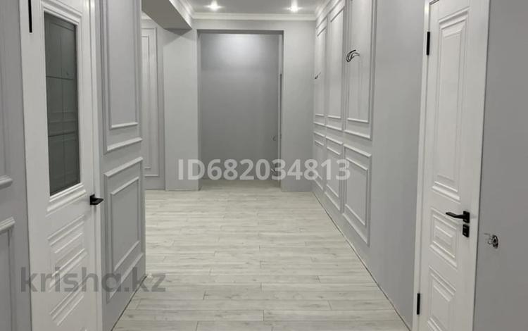 4-комнатная квартира, 160 м², 7/8 этаж, Алдабергенова 220а за 60 млн 〒 в Талдыкоргане