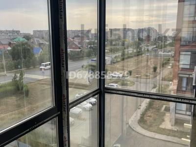 4-комнатная квартира, 137 м², 4/6 этаж, 9 микрорайон 14 за 49.5 млн 〒 в Уральске