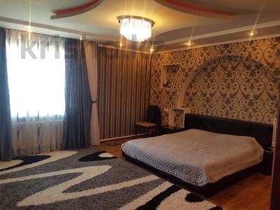 7-комнатный дом, 400 м², 10 сот., Карагайлы 42 за 70 млн 〒 в Талдыкоргане
