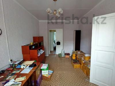 4-комнатная квартира, 82 м², 2/4 этаж, Найманбаева 163 за 21.5 млн 〒 в Семее