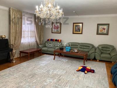 6-комнатный дом, 320 м², 12 сот., Тургут Озал 12 за 150 млн 〒 в Туркестане