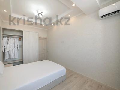 2-комнатная квартира, 56 м² посуточно, Тоголок Молдо 22 за 14 000 〒 в Бишкеке